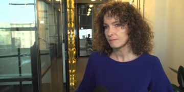 W dzienniczkach uczniów dominują negatywne uwagi. Więcej pochwał mogłoby motywować dzieci do pracy i wzmacniać ich dobre cechy