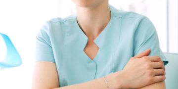 Jak skutecznie walczyć z przebarwieniami?