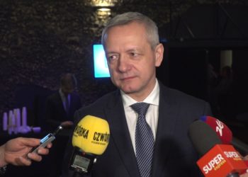 Co czwarty nastolatek doświadcza przemocy w internecie. Świadomość zagrożeń wśród rodziców jest wciąż niewystarczająca (wideo)