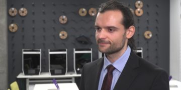 Wirtualny Nauczyciel udzieli korepetycji z matematyki. Dzięki machine learning rozpozna słabe strony ucznia i sam dobierze odpowiednie zadania (wideo)