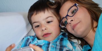 Zamknięte szkoły – kto otrzyma zasiłek opiekuńczy