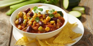 W marcu jak w garncu! Przepisy na wiosenne dania jednogarnkowe