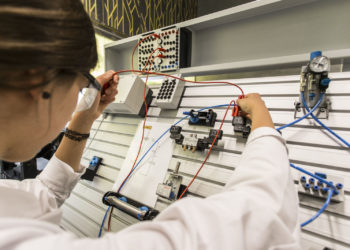 Raytheon Technologies, dostawca systemu Patriot dla Polski, chciałaby dołączyć do grona firm – pomysłodawców zajęć edukacyjnych i programów popularnonaukowych w Internecie na czas domowej kwarantanny dla dzieci i dorosłych