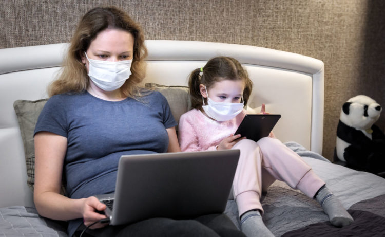 Czy koronawirus potrafi latać, czyli jak rozmawiać z dzieckiem o pandemii