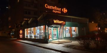Carrefour i Glovo dowiozą zakupy w mniej niż godzinę