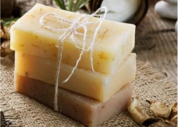 Jak bezpiecznie obdarować swoich bliskich w czasie epidemii koronawirusa?