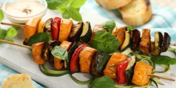 Majówkowe grillowanie – przygotuj dom na początek sezonu