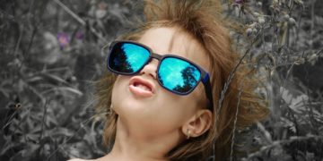 Jak wybrać okulary przeciwsłoneczne dla dziecka