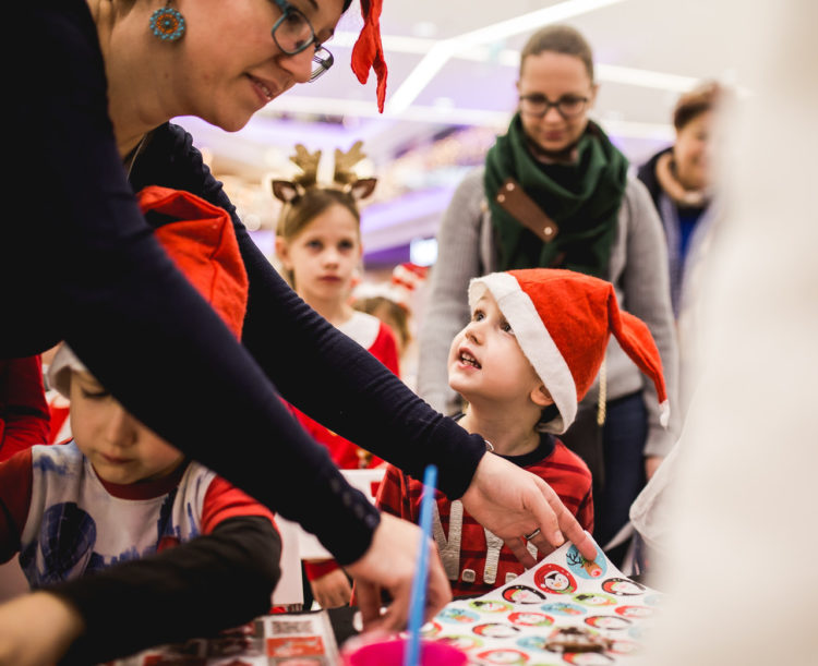 Zostań w domu i uratuj Gwiazdkę! Zaczynamy Akademię Elfów Świętego Mikołaja!