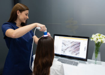 Jak naturalnie dbać o włosy w okresie jesienno – zimowym?