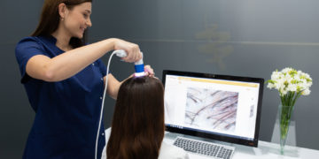 Jak naturalnie dbać o włosy w okresie jesienno – zimowym?