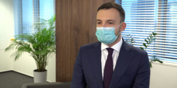 Szczepionki na koronawirusa trafią do Polski na początku 2021 roku. Jedna z nich została jednak skierowana na dodatkowe badania