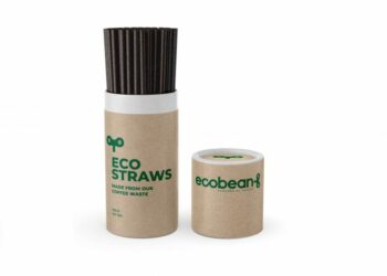 Starbucks rozpoczyna testy nad słomkami z kawowych fusów