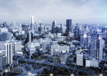 Pandemia pomogła w rozwoju systemów smart city w polskich miastach. Nie obeszło się jednak bez problemów w ich wdrażaniu