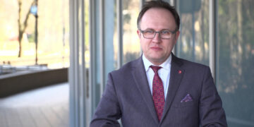 Już wkrótce szczepienia na COVID-19 będą mogły odbywać się w aptekach. Farmaceuci gotowi na nowe obowiązki