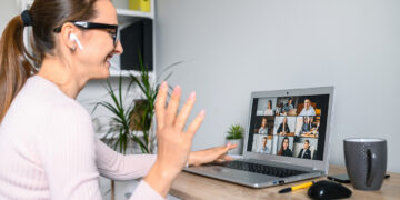 Home office niszczy oczy Polaków. Ruszyła kampania pod patronatem PTO „Twoje spojrzenie ma znaczenie”