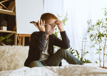 Raport Dyżurnet.pl: Nowe niebezpieczne trendy online – potrzeba współpracy w ochronie dzieci