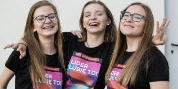 Rusza letnia szkoła Akademii Liderów. Bezpłatny program dla młodzieży zainteresowanej projektami społecznym