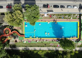 Błękit – nowe baseny na powietrzu w Warszawie