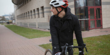 Jak bezpiecznie poruszać się na rowerze?