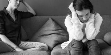 Jak się dogadać? Zasady budującej komunikacji na linii rodzic – dziecko