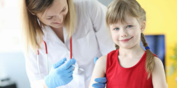 Zasady organizowania szczepień przeciwko covid-19 w szkołach