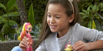 Jestem na pTAK z Enchantimals! Czyli dzieciaki dokarmiają ptaki