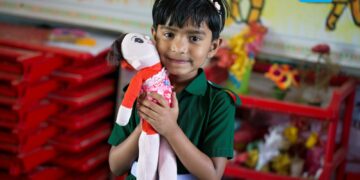 Polscy uczniowie ratują dzieci na świecie! Rusza akcja UNICEF Polska „Wszystkie Kolory Świata”