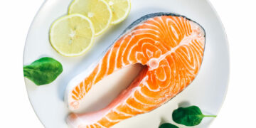 Łosoś – jak ograniczyć jego straty w handlu i przestać marnować żywność?