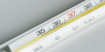 Ponad połowa Polaków nie zmierzy sobie temperatury w przypadku podejrzenia zakażenia koronawirusem