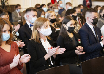 Zwycięzcy konkursu „Solidarna Szkoła 2021”. Finał największego programu stypendialnego dla polskich szkół