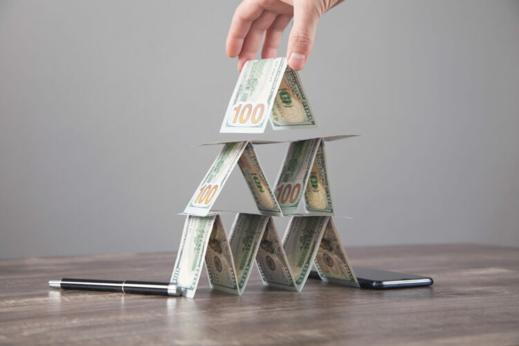 Kary za promowanie systemów typu piramida – decyzje Prezesa UOKiK