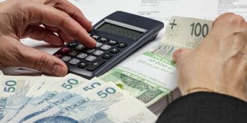 Zaskakujące dane z rejestrów długów. W 2021 roku spadło rok do roku średnie zadłużenie Polaków