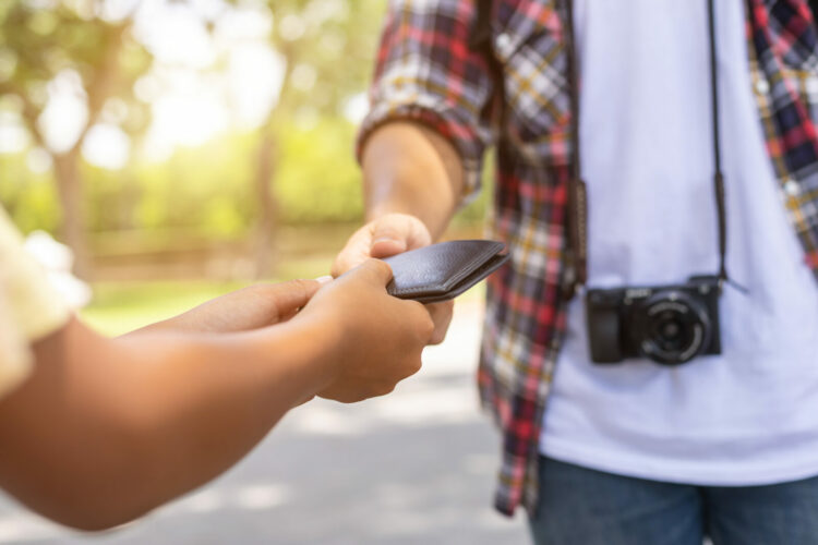 Przezorny zawsze ubezpieczony, czyli jak zadbać o swoje pieniądze na zagranicznym urlopie?