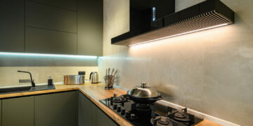 Krócej i z własnymi kanapkami. Wakacje na półmetku