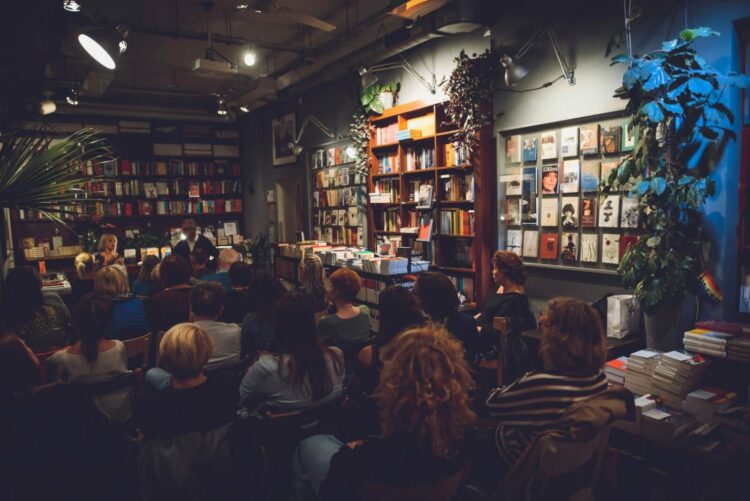 Noc Księgarń 2022 już 7 października. W programie ponad 200 wydarzeń w 155 księgarniach