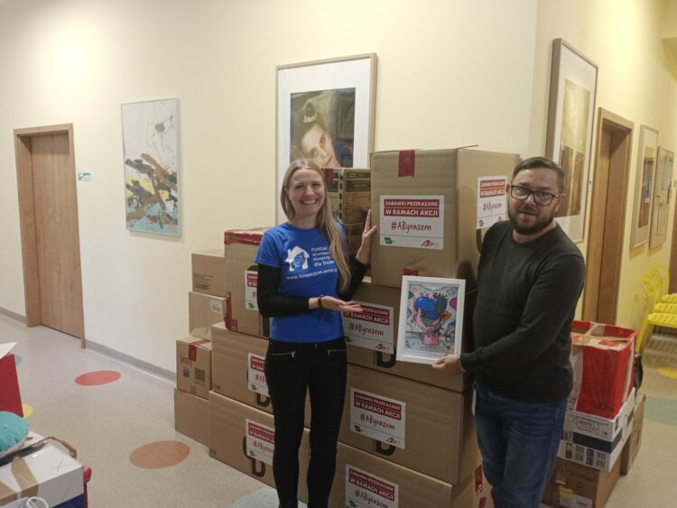 Ponad sto dzieci z hospicjum otrzymała prezenty. Mikołaja wspiera Grupa AB