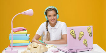 Po szkolną wyprawkę do marketu. Ilu Polaków zrobi zakupy w ostatniej chwili?