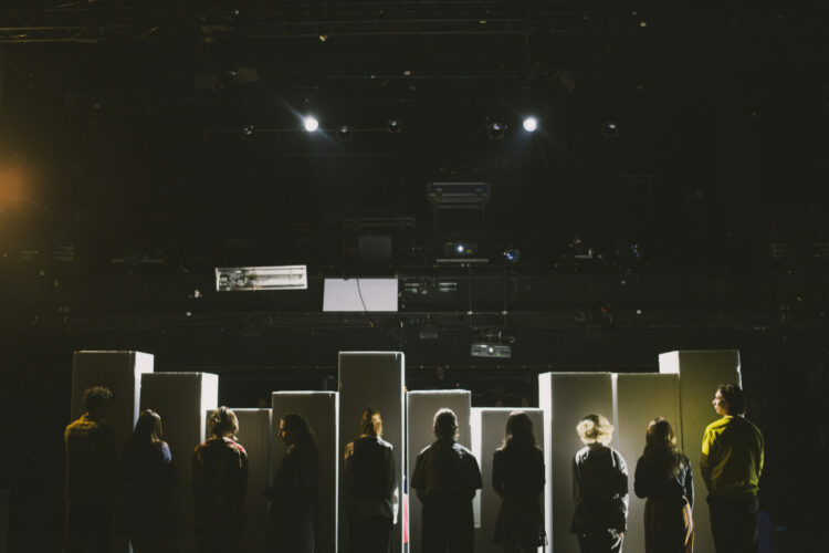 TR Warszawa zaprasza na „2030” – spektakl stworzony przez młodzież i dla młodzieży