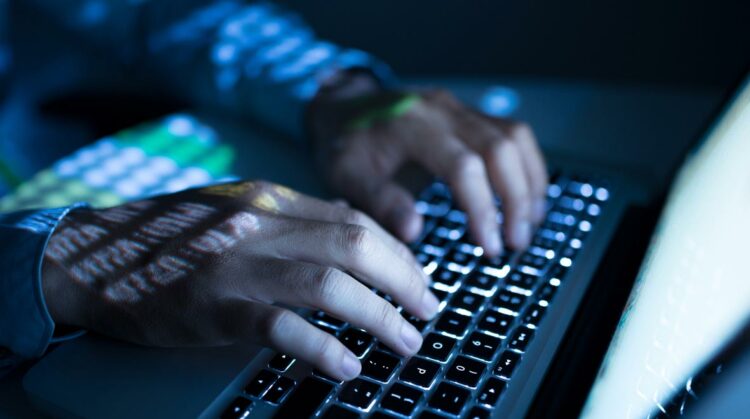 750 zł – tyle średnio kradną nam internetowi oszuści