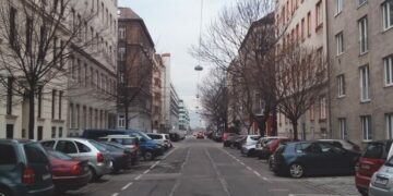 Strefa czystego transportu w Warszawie: Kontrowersyjna decyzja Rady Miasta przyjęta