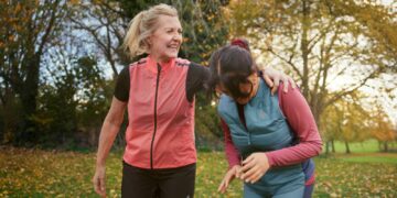 Globalne badanie ASICS odkrywa związek pomiędzy aktywnością fizyczną nastolatków a zdrowiem psychicznym w wieku dorosłym