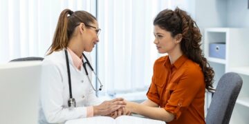 Jak żyć z PCOS i zadbać o płodność? Praktyczne wskazówki