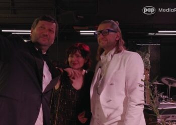 „Bal w operze” Juliana Tuwima z muzyką Leszka Możdżera w WOK prowokuje, zaskakuje, zmusza do refleksji