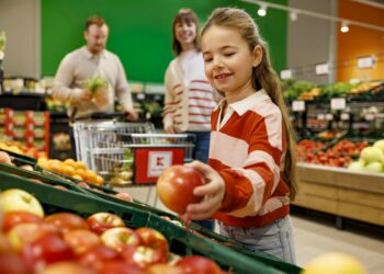 Polacy na „bakier” z warzywami i owocami? Badanie ujawnia sporą lukę w naszej diecie